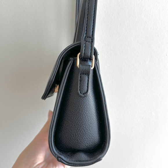 Small Black Top Handle Crossbody Faux Pebble Leather Snap Closure Bag - Picture 8 of 13